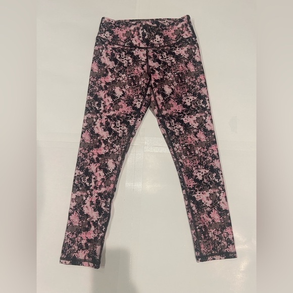 Fabletics Powerlex Salar Capri Cropped Leggings Women’s XS Printed Yoga Running - Picture 1 of 9